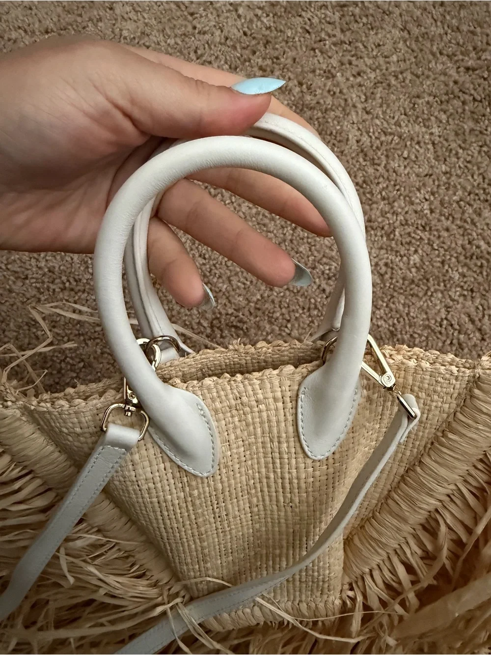Jacquemus Natural Raffia Fringe Tote with White Leather Handles - Picture 3 of 5